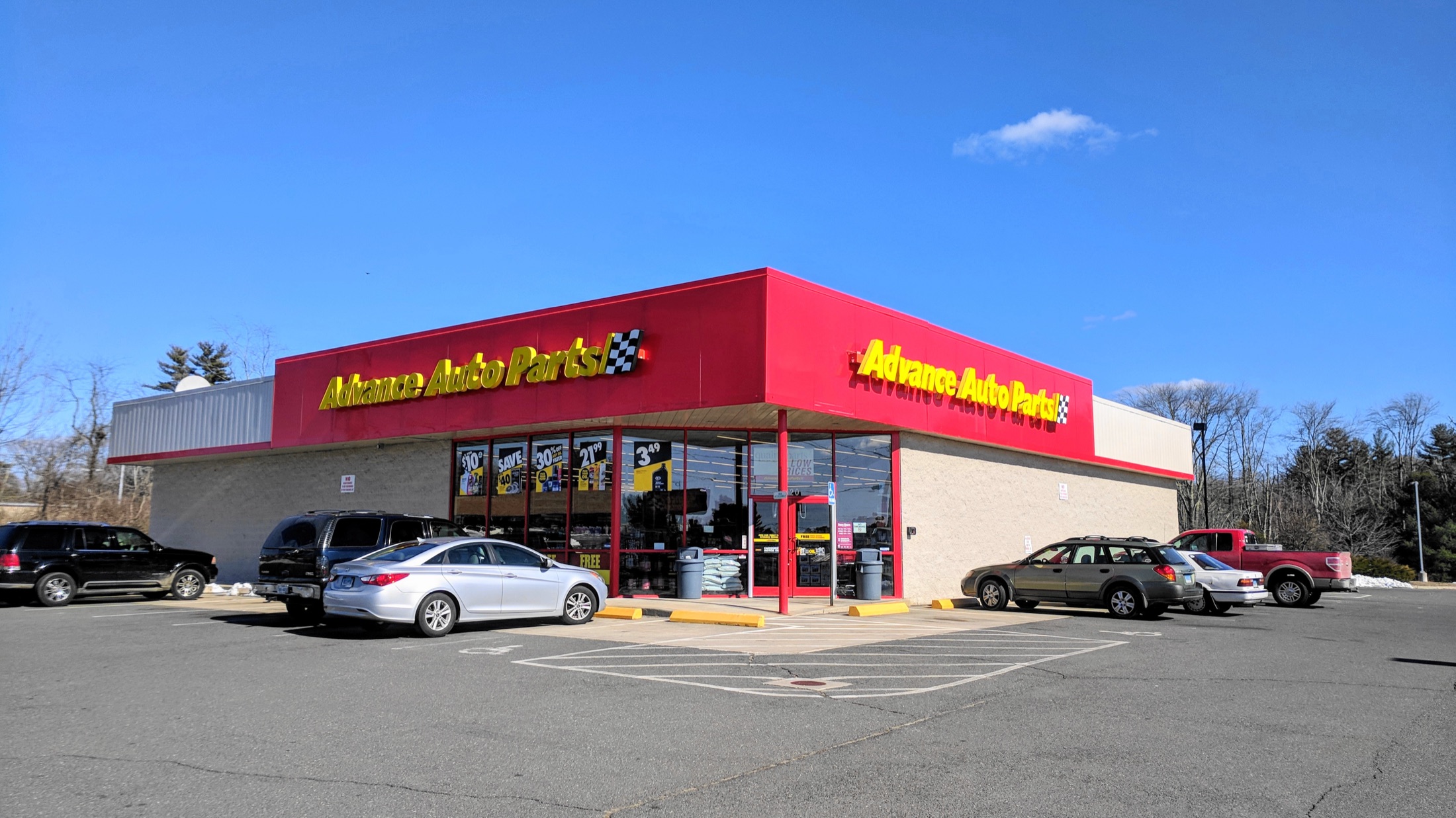 Freestanding Advance Auto Parts store on its own lot
